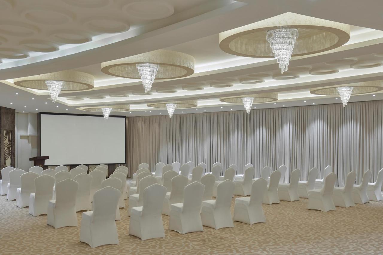 Crowne Plaza Riyadh Palace By Ihg Exterior photo